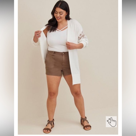 Torrid plus size shorts, lightweight breathable twill, medium stretch, NWT, 20, - Picture 1 of 6